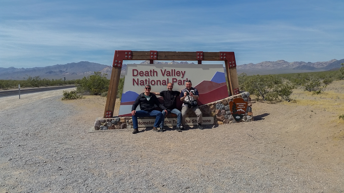 Il trio che è partito per la Death Valley